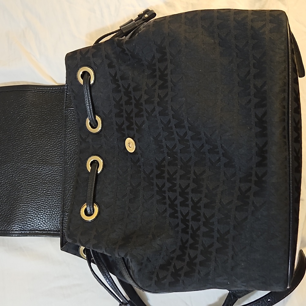 Michael Kors Bedford Signature Jacquard/Leather Drawstring Backpack 🎒 - Picture 5 of 10